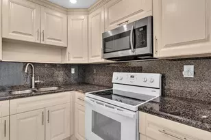 900 NE 18th Ave Unit, Fort Lauderdale, FL 33304 - Photo 8