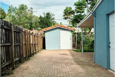 531 NE 61st St, Oakland Park, FL 33334 - Photo 18