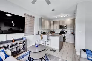 150 Jacaranda Country Club Dr, Plantation, FL 33324 - Photo 10