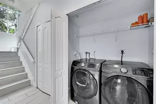 150 Jacaranda Country Club Dr, Plantation, FL 33324 - Photo 20