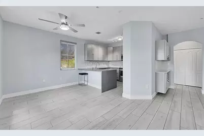 150  Jacaranda Country Club Dr, Unit #200, Plantation, FL 33324 - Photo 6