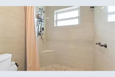 724 NE 2nd St, Pompano Beach, FL 33060 - Photo 10