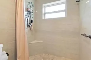 724 NE 2nd St, Pompano Beach, FL 33060 - Photo 10