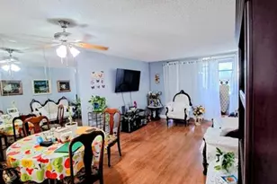 8841 Sunrise Lakes Blvd, Sunrise, FL 33322 - Photo 6