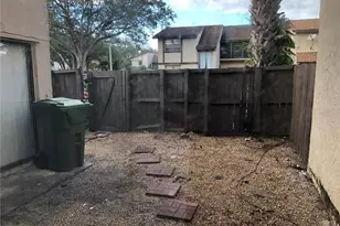 1801 Bayberry Dr, Pembroke Pines, FL 33024 - Photo 10