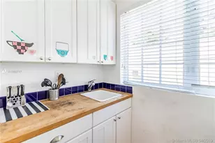 741 15th St, Miami Beach, FL 33139 - Photo 12