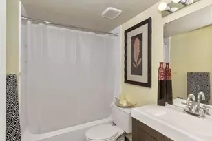 5276 NE 6th Ave, Oakland Park, FL 33334 - Photo 10