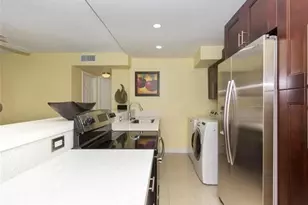 5276 NE 6th Ave, Oakland Park, FL 33334 - Photo 2