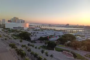 253 NE 2nd St, Miami, FL 33132 - Photo 36