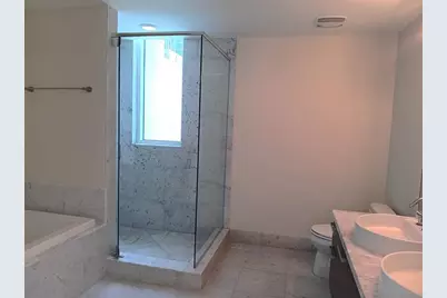 253 NE 2nd St, Unit #1103, Miami, FL 33132 - Photo 20