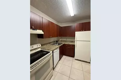 10773  Cleary Blvd, Unit #110, Plantation, FL 33324 - Photo 2