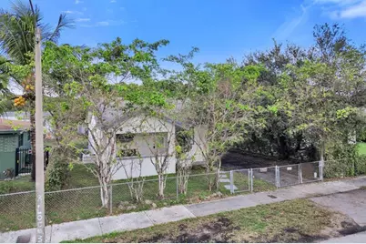 763 NW 41st St, Miami, FL 33127 - Photo 2