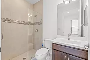 8870 NW 37th Dr, Coral Springs, FL 33065 - Photo 14