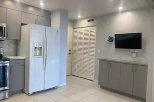 2851 NE 183rd St Unit, Aventura, FL 33160 - Photo 2