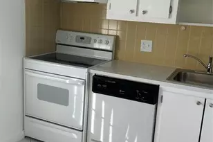 7807 Golf Cir Dr, Margate, FL 33063 - Photo 8