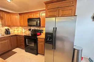 4006 Ellesmere A, Deerfield Beach, FL 33442 - Photo 4