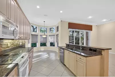 8266  Sandpiper Glen Dr, Lake Worth, FL 33467 - Photo 14