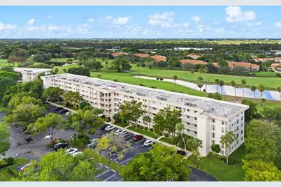 3970  Oaks Clubhouse Dr, Unit #203, Pompano Beach, FL 33069 - Photo 30