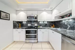 3970 Oaks Clubhouse Dr, Pompano Beach, FL 33069 - Photo 16