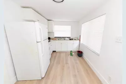 2510 NE 3rd Ave, Pompano Beach, FL 33064 - Photo 10