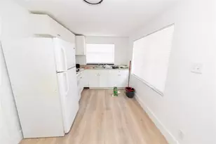 2510 NE 3rd Ave, Pompano Beach, FL 33064 - Photo 10