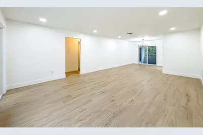 8926 SW 7th St, Boca Raton, FL 33433 - Photo 12