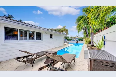 2409 NE 19th Ave, Wilton Manors, FL 33305 - Photo 34