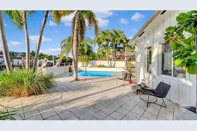 2409 NE 19th Ave, Wilton Manors, FL 33305 - Photo 28