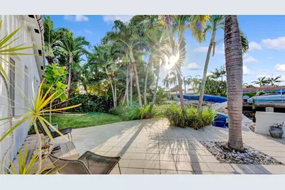 2409 NE 19th Ave, Wilton Manors, FL 33305 - Photo 26