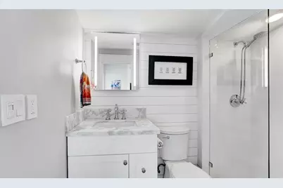 2409 NE 19th Ave, Wilton Manors, FL 33305 - Photo 12