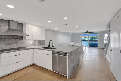 876  Jeffery St, Boca Raton, FL 33487 - Photo 2