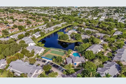 2105 W Discovery Cir W, Deerfield Beach, FL 33442 - Photo 44