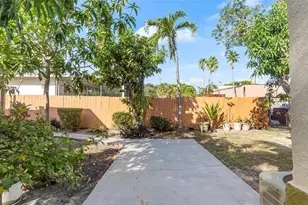 117 SW 1st Ave, Hallandale Beach, FL 33009 - Photo 12