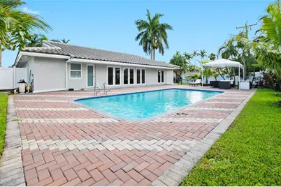 21100  Highland Lakes Blvd, Miami, FL 33179 - Photo 10