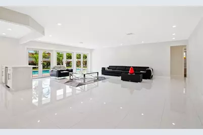 21100  Highland Lakes Blvd, Miami, FL 33179 - Photo 4