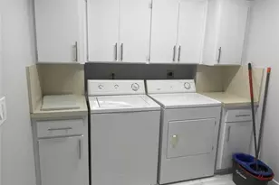 1721 Whitehall Dr, Davie, FL 33324 - Photo 16