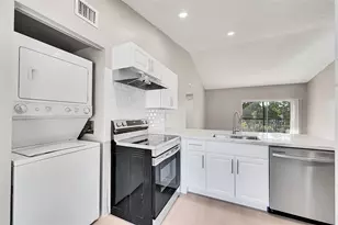 719 Gardens Dr, Pompano Beach, FL 33069 - Photo 6