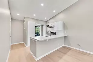 719 Gardens Dr, Pompano Beach, FL 33069 - Photo 4