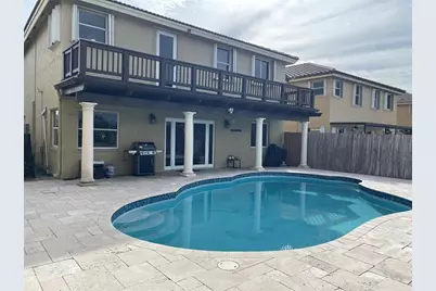 414 SW 205th Ave, Pembroke Pines, FL 33029 - Photo 2