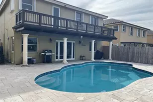 414 SW 205th Ave, Pembroke Pines, FL 33029 - Photo 2