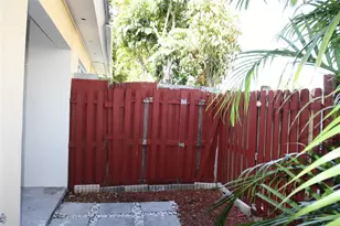 2460 Taylor St, Hollywood, FL 33020 - Photo 12