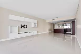 1900 N Bayshore Dr, Miami, FL 33132 - Photo 6