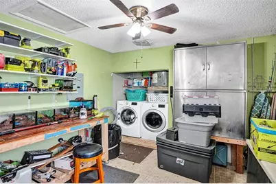 1073 SW 119th Ave, Davie, FL 33325 - Photo 14