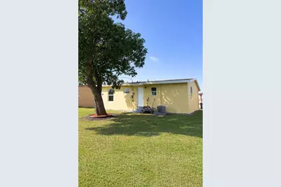 561  SW 14th St, Belle Glade, FL 33430 - Photo 4