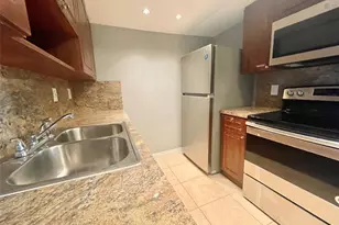 4024 Cambridge B, Deerfield Beach, FL 33442 - Photo 4