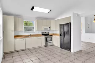 15817 NW 4th Ct, Pembroke Pines, FL 33028 - Photo 6