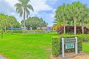 9511 N Hollybrook Lake Dr, Pembroke Pines, FL 33025 - Photo 46