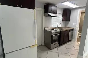408 NE 7th Ave, Fort Lauderdale, FL 33301 - Photo 2