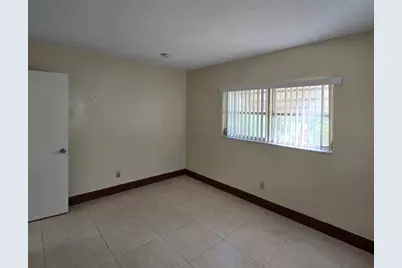 4215 NW 52nd Ave, Lauderdale Lakes, FL 33319 - Photo 20