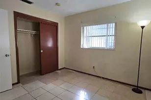 4215 NW 52nd Ave, Lauderdale Lakes, FL 33319 - Photo 14